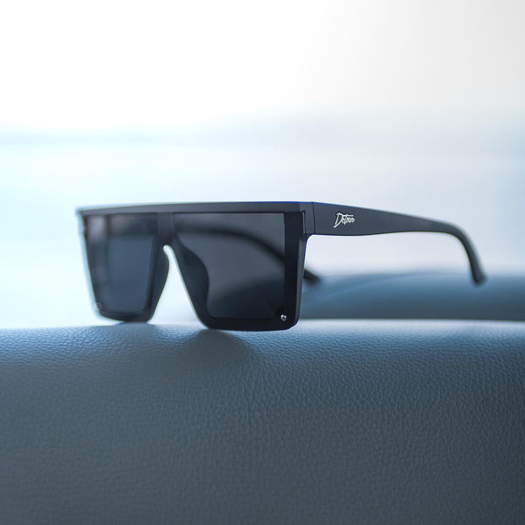 Tidal Wave - Matte Black - Jet Black Lens Polarized