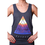 Triangle Waves Tank